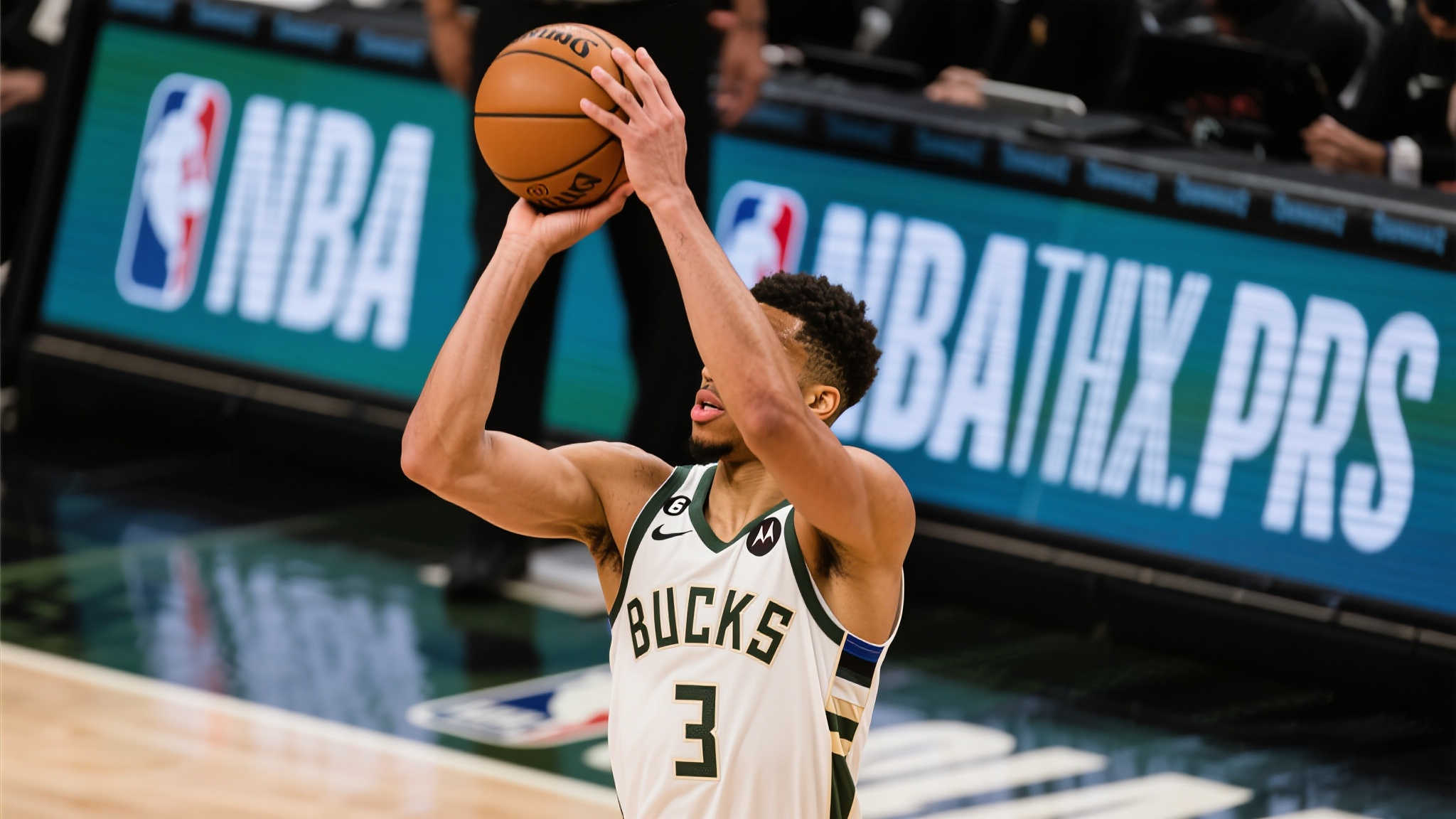 火箭瞄准神射手!美媒提议用小史密斯、谢泼德及首轮签交易乔丹普尔 身为篮球迷都清楚,目前联盟中三分球已经超越传统内线